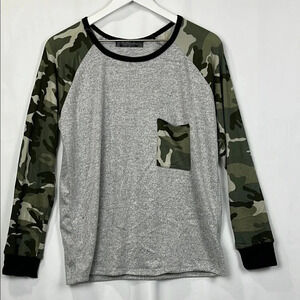 B. Flawless Womens Lounge Shirt M Gray Green Camo Pattern Stretch Pullover New